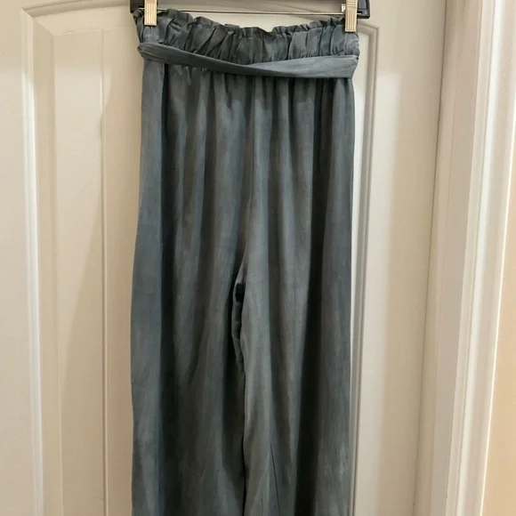 Wide Leg Pants From Vici L - Picture 6 of 6